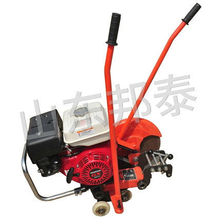NQG-6.8型內燃切軌機
